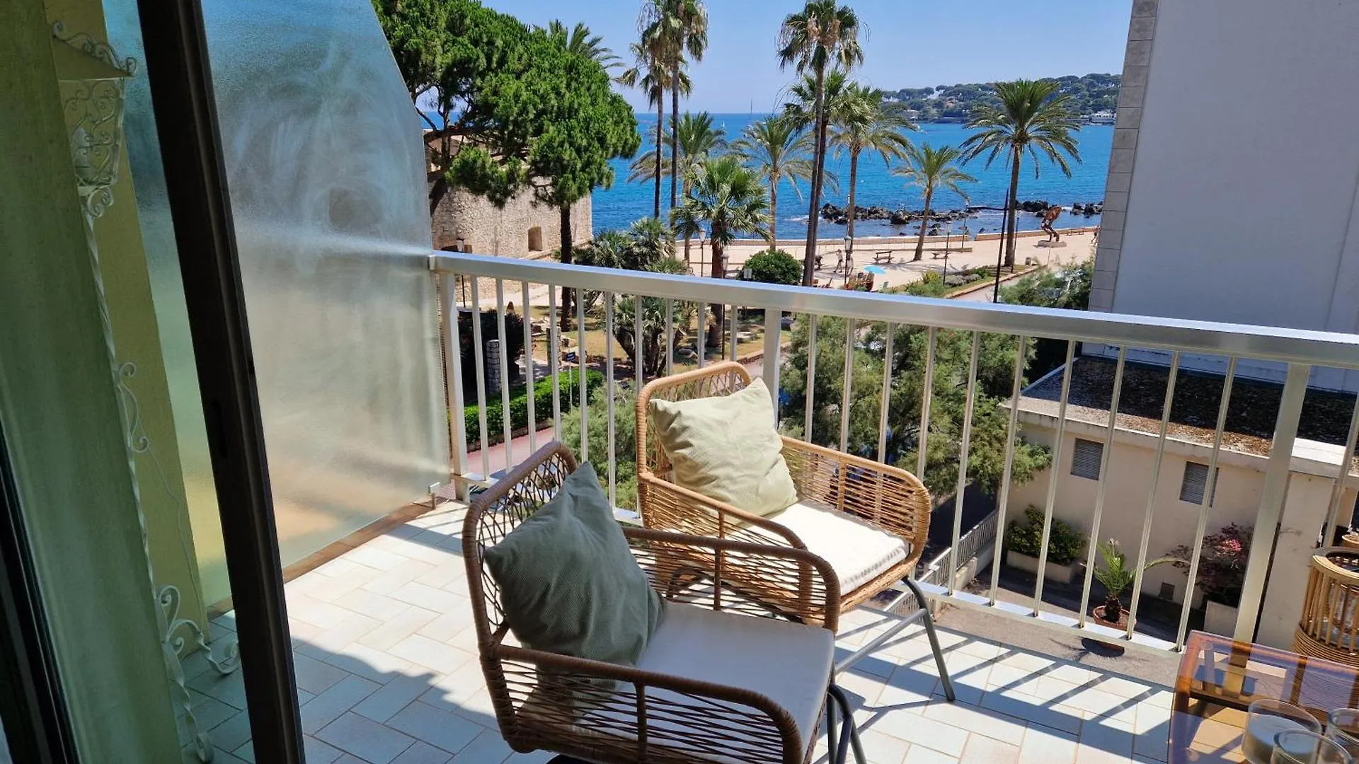 Apartment Cozy Studio, Sea View, Old Town, Near Beaches Antibes
