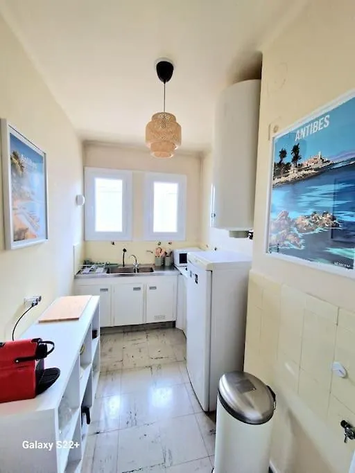 Apartment Cozy Studio, Sea View, Old Town, Near Beaches Antibes
