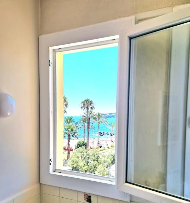 Cozy Studio, Sea View, Old Town, Near Beaches Antibes