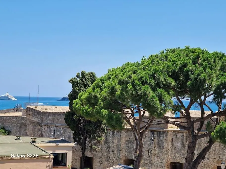 Cozy Studio, Sea View, Old Town, Near Beaches Antibes France