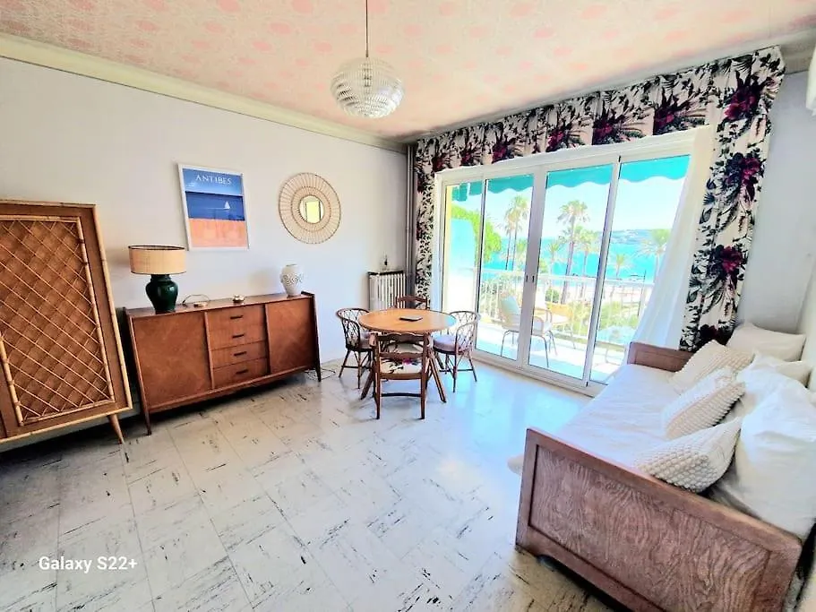 Cozy Studio, Sea View, Old Town, Near Beaches Antibes